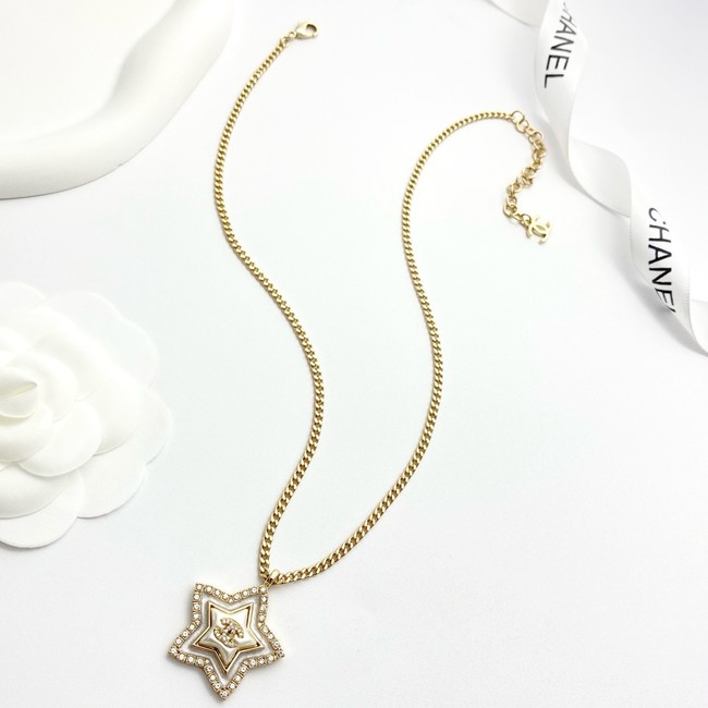 Chanel necklace CE81825