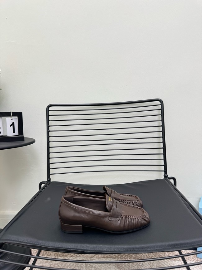 Prada leather loafers 21071-6