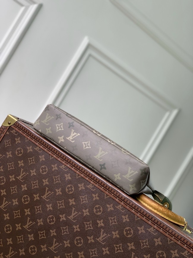 Louis Vuitton Pochette Voyage Souple M26970 Khaki