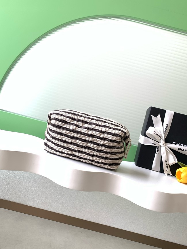 CHANEL Zipped Case AP4990 black