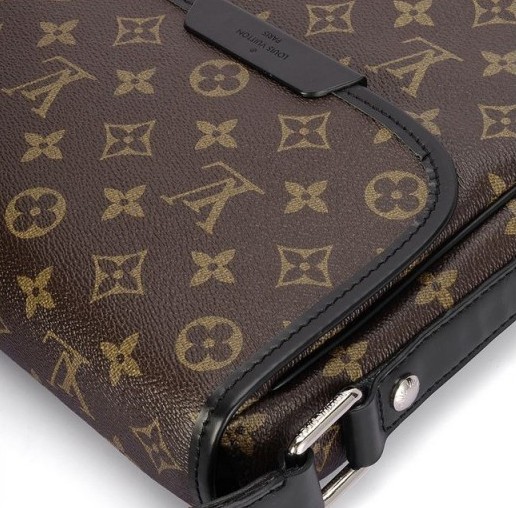 Louis Vuitton Mens Messenger Bags And Totes Bass MM M56715 Louis Vuitton Mens Messenger Bags And Totes Bass MM M56715