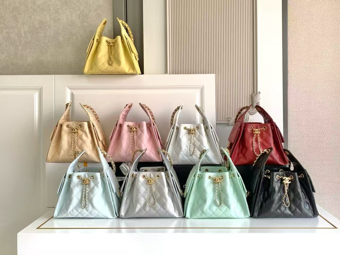 CHANEL 25 SMALL HANDBAG AS5293 Light Pink CHANEL 25 SMALL HANDBAG AS5293 Light Pink